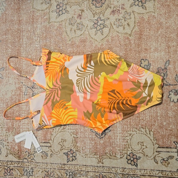 Sanctuary Tropical Print Lined Shirred Front One Piece Swimsuit Size M - Picture 2 of 11